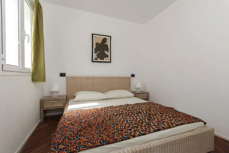 2 Bedrooms Triple Apartment with city view