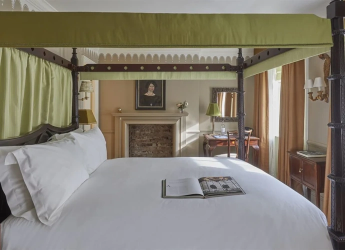 James Double room