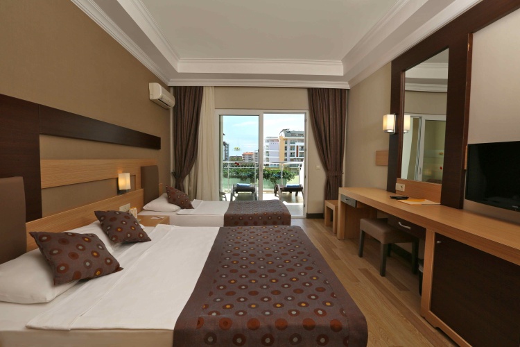 Terrace Triple room