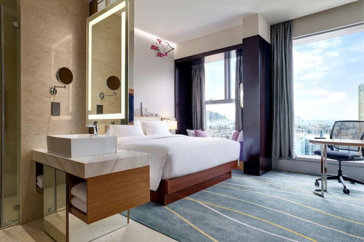 Deluxe Double Suite with harbour view