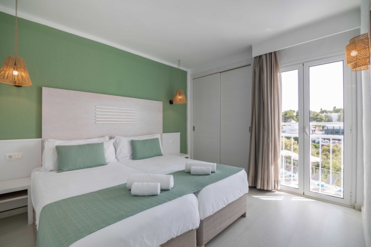 1 Bedroom Twin Apartment with pool view
