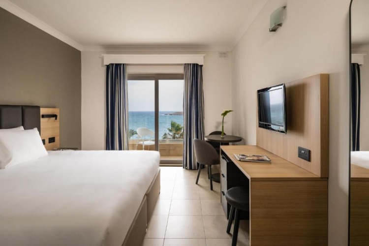 Superior Double room with balcony and with sea view