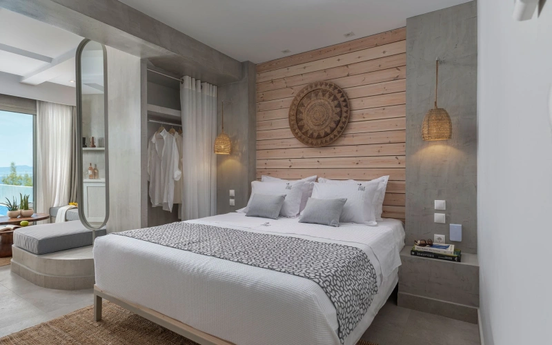 Private Heated Pool Duplex Suite with sea view
