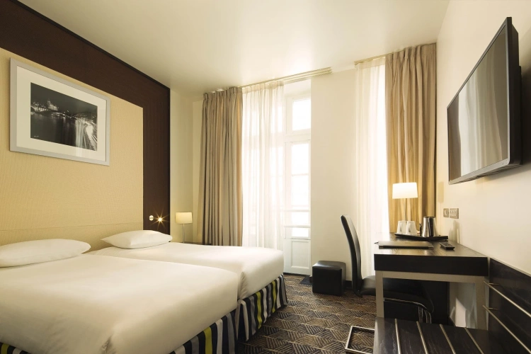 Discovery Twin room