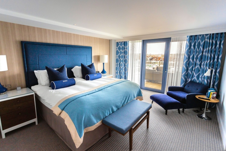 Double Suite with balcony and with harbour view