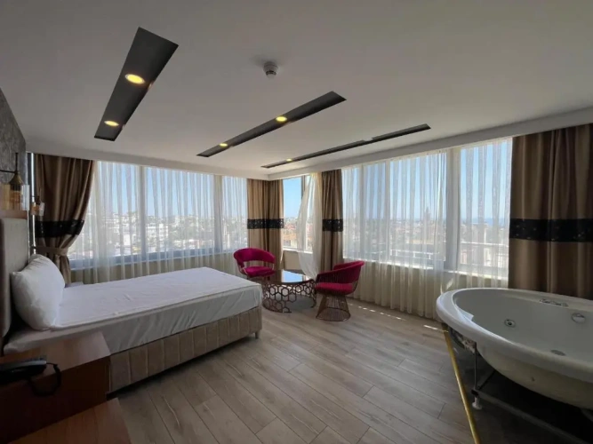 Deluxe Suite