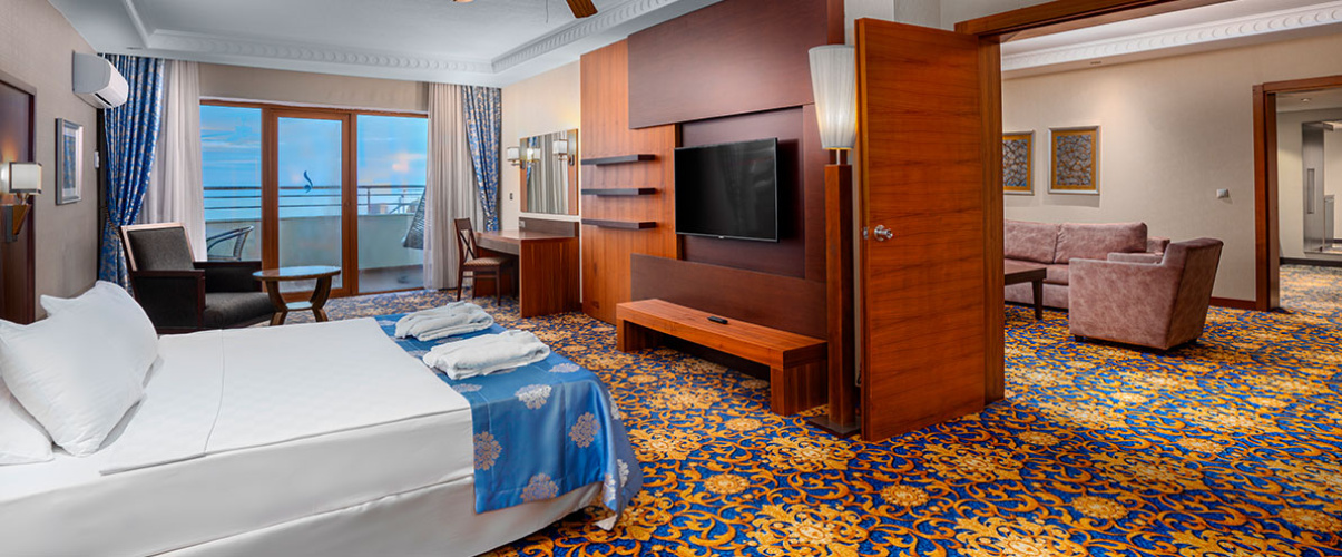 3 Bedrooms Grand Sextuple Suite