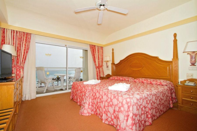 Twin Junior Suite with sea view