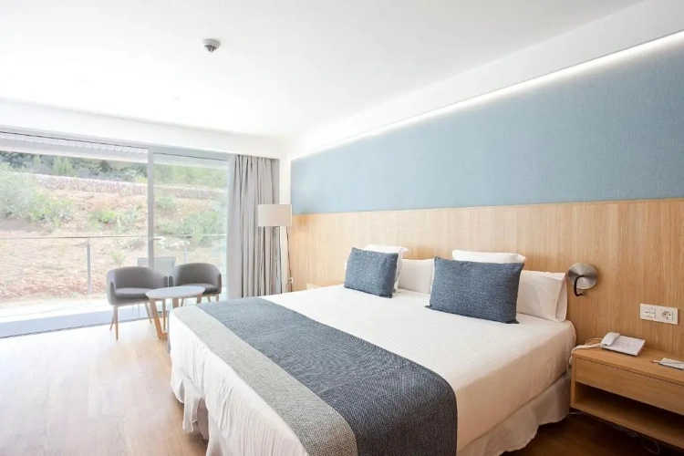 Twin room with balcony