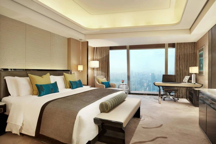 Larger Double room with city view