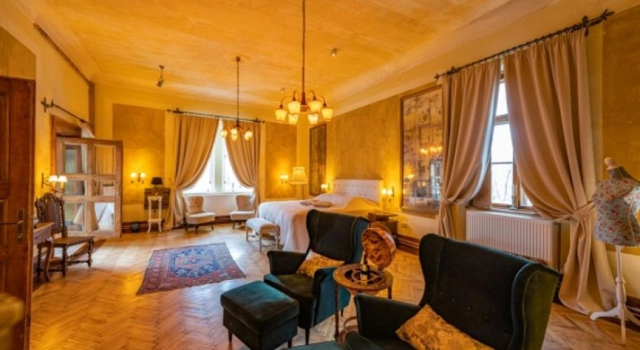 Grand New Castle Double Residence