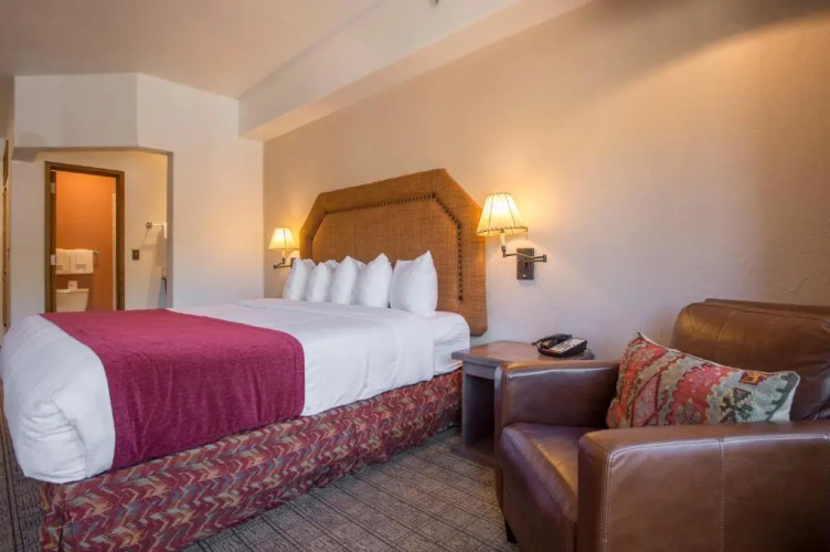 Table Mountain Inn photo 8