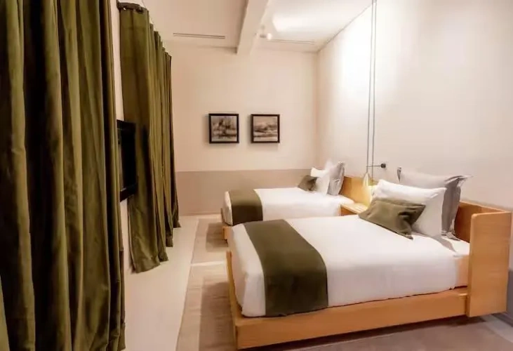 Indoor balcony Twin room