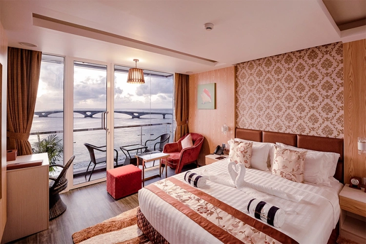 Deluxe Suite with ocean view