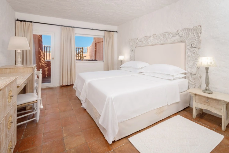 2 Bedrooms Royal Suite with balcony and with sea view
