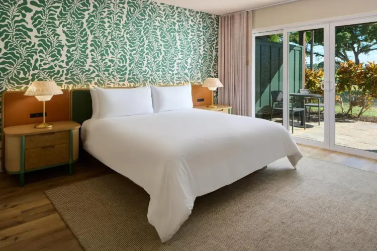 Royal Lahaina Resort & Bungalows