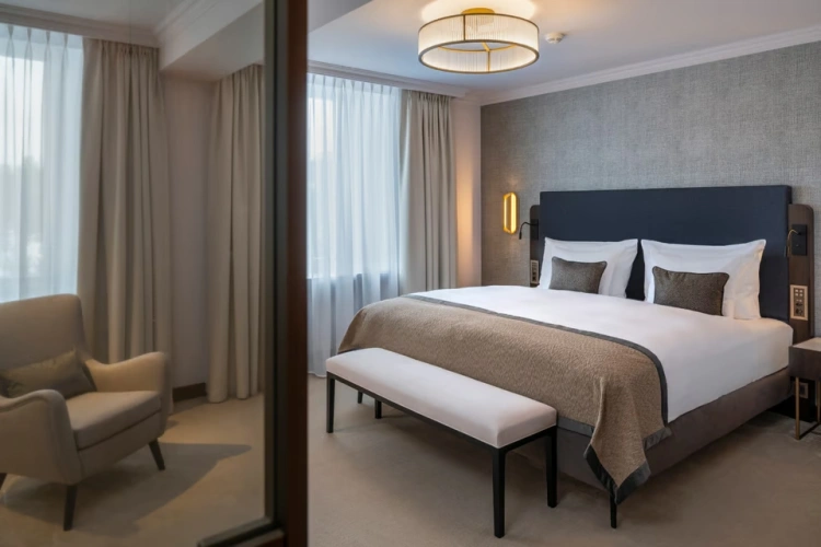 Signature Double Suite