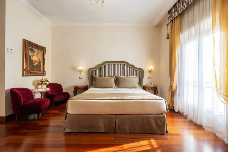 Deluxe Double room with view
