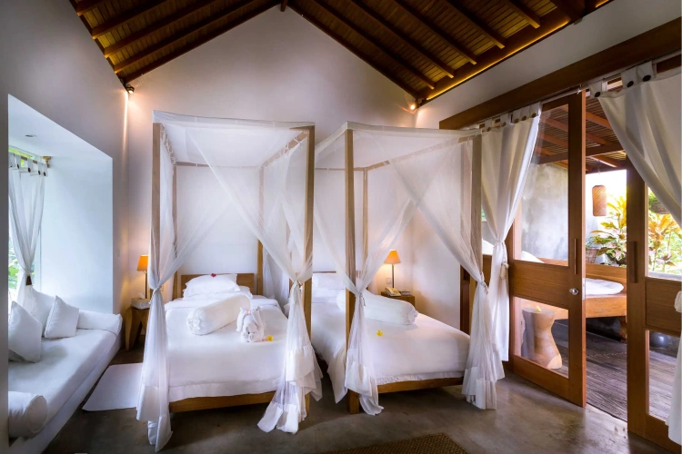 2 Bedrooms Villa