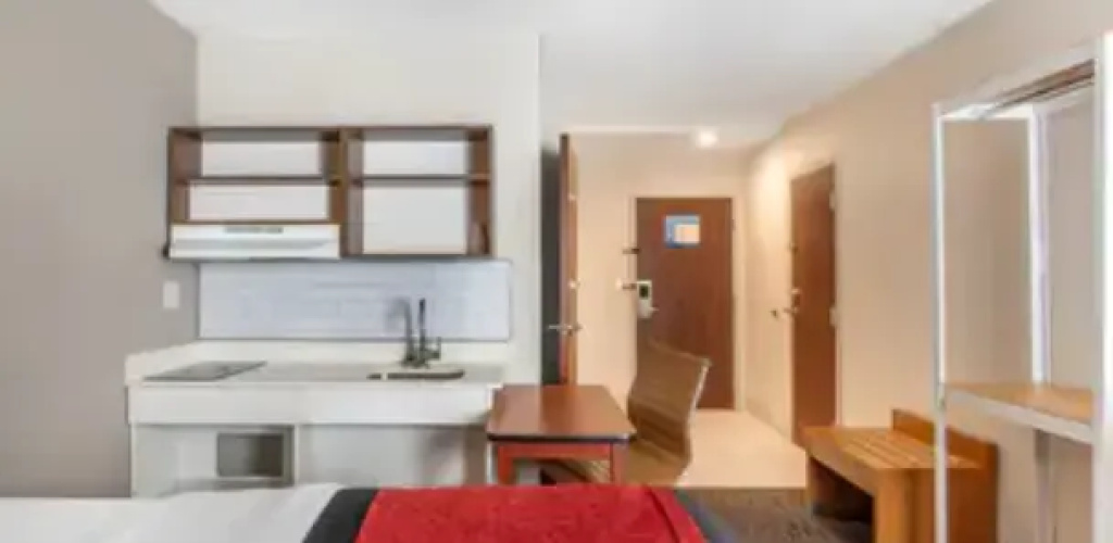 1 Bedroom Accessible Suite