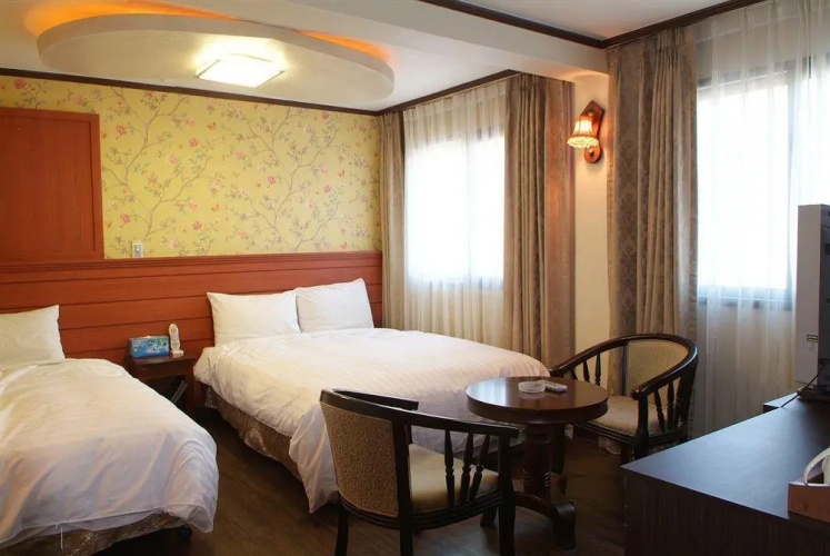 Eulwang Tourist Hotel