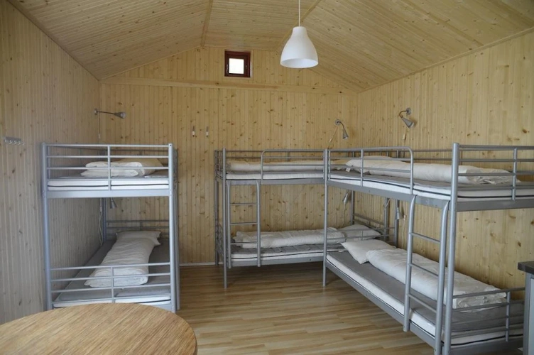 Sextuple Cabin