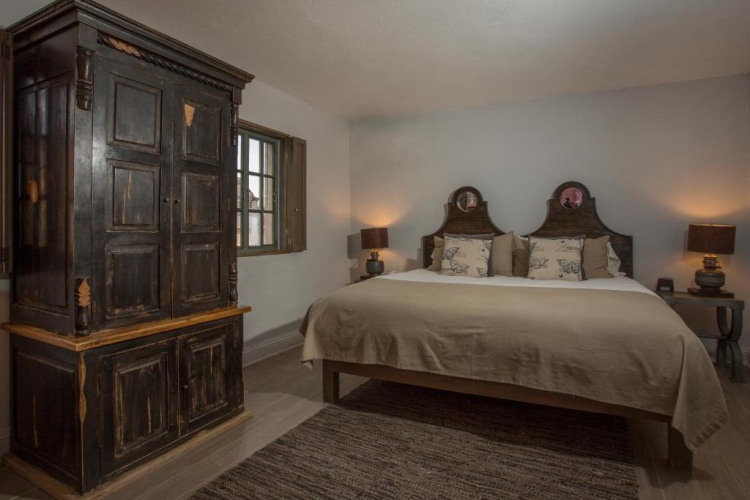 #10 Double Suite