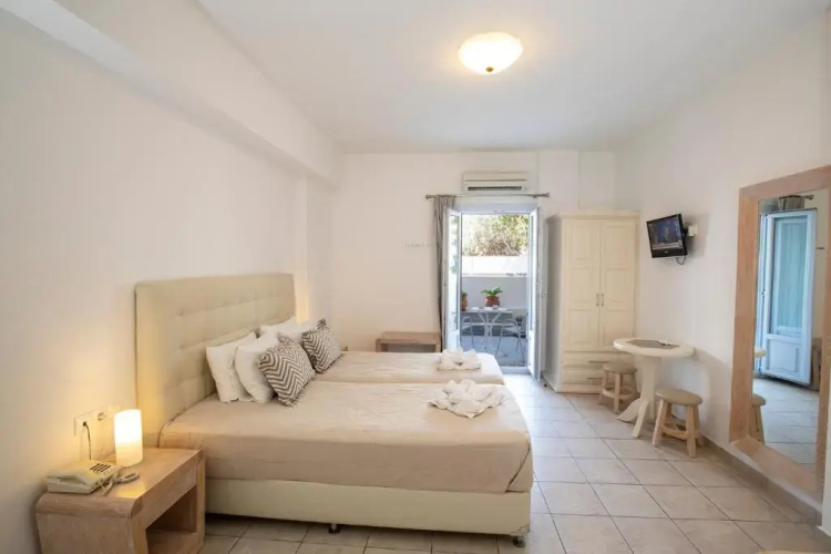 Erato Apartments