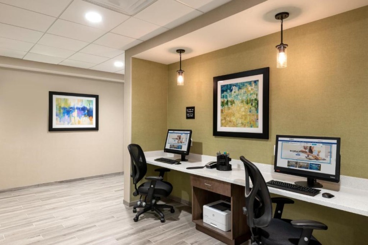 Hampton Inn Baltimore Bayview Campus photo 14