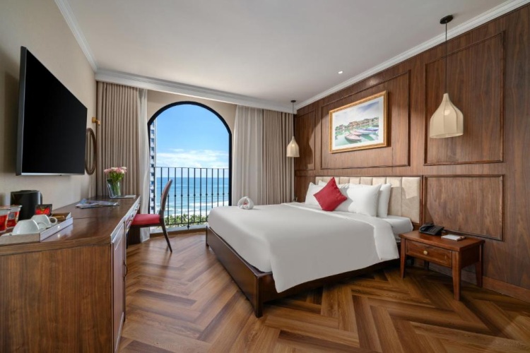 Luxury Suite with balcony and with sea view