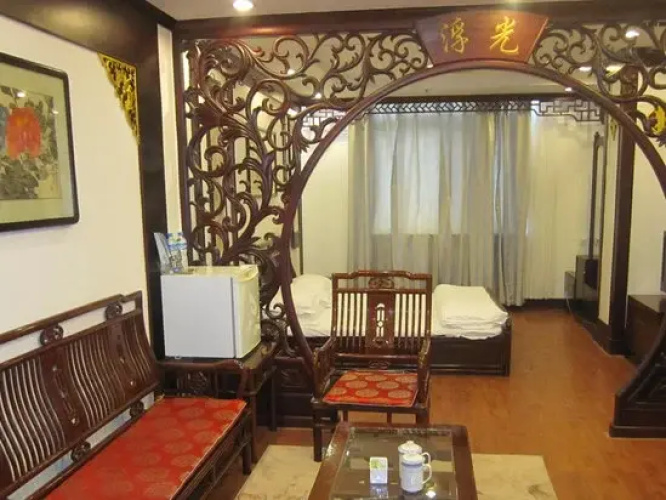 Hailuocun Hotel