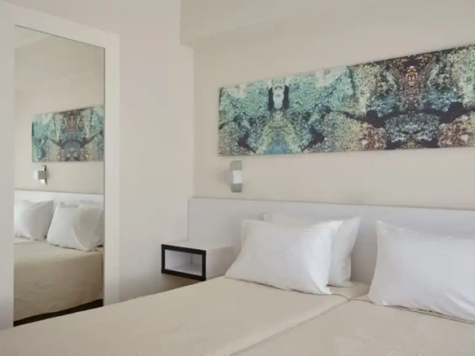 Twin room with inland view
