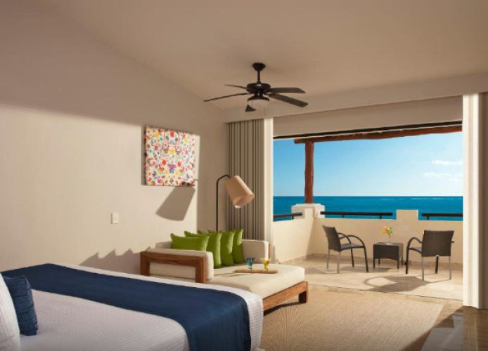 Master Double Preferred Club Suite oceanfront