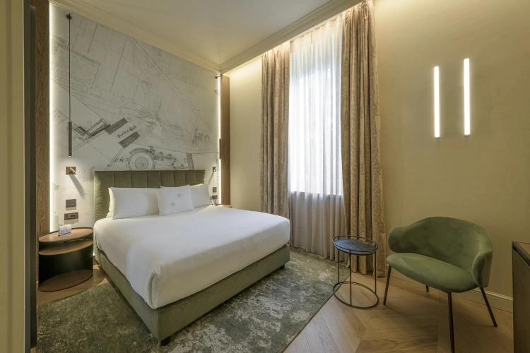 Deluxe room Court View