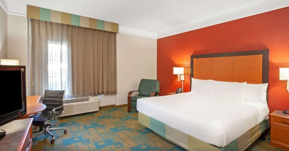 Mobility/Hearing Accessible Double room