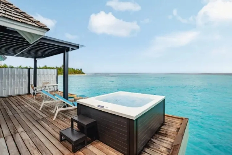 Jacuzzi Double Water Villa