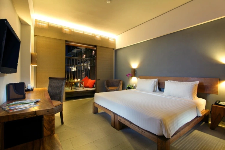 Deluxe Double room with pool view