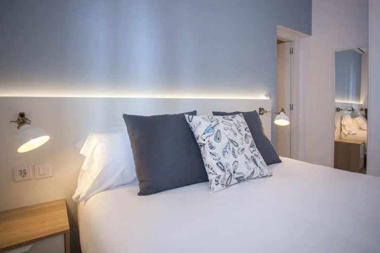 1 Bedroom Small Double Apartment