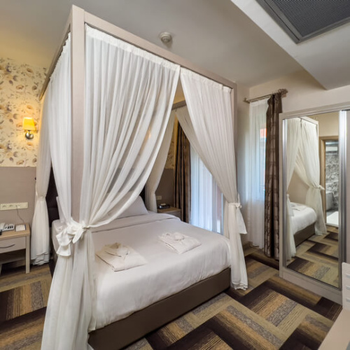 Corner Double Suite