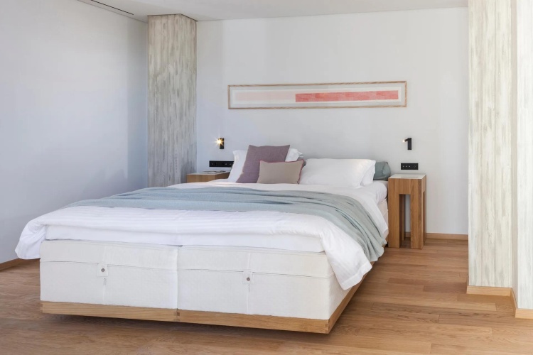 Urban Double Suite with city view