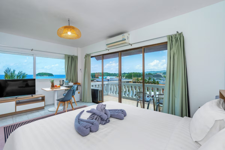 Kata Hill Sea View Hotel