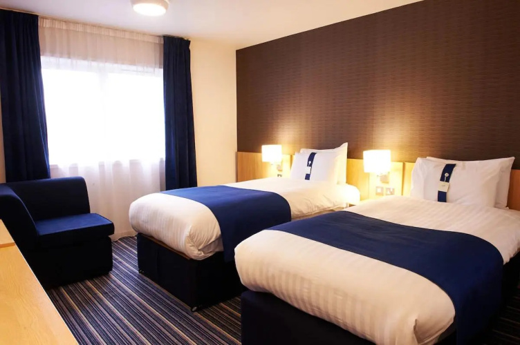 Holiday Inn Express Manchester Airport photo 9