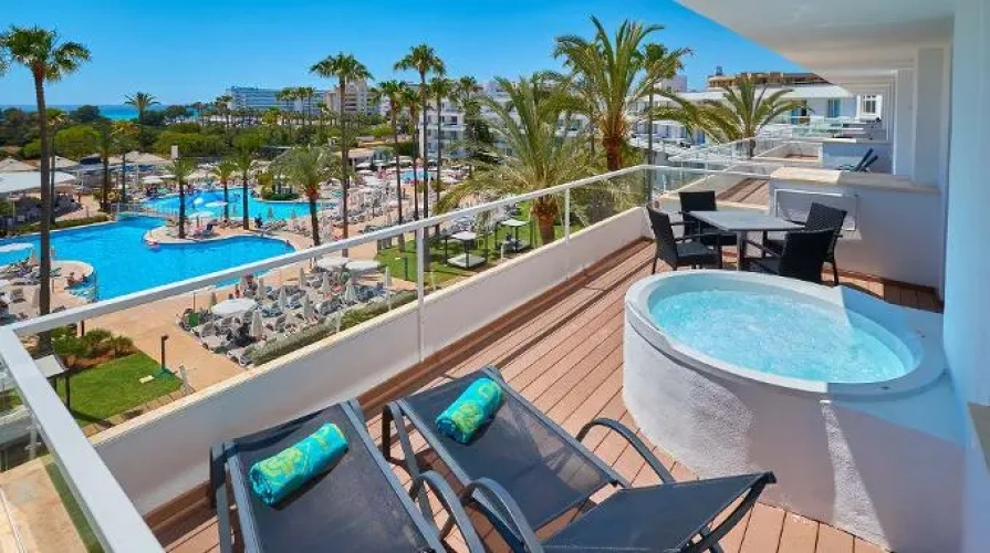 Select Twin Apartment