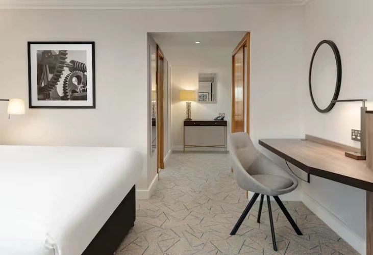 Corner Double Suite