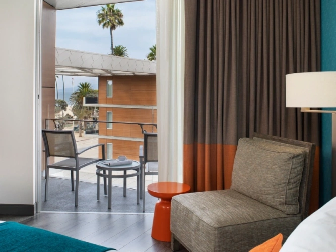Superior Double room with partial ocean view