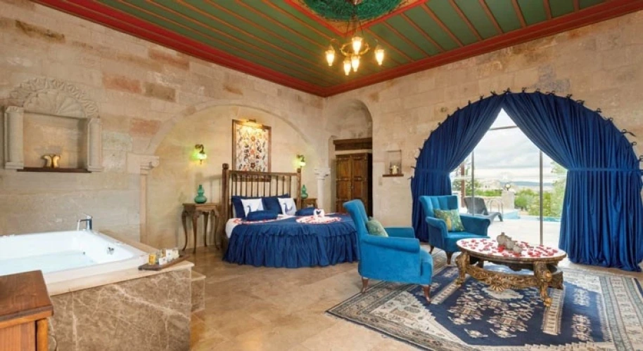 Double No. 120 Queen Jacuzzi (Top Floor) Suite