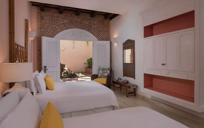 Superior Colonial Quadruple room