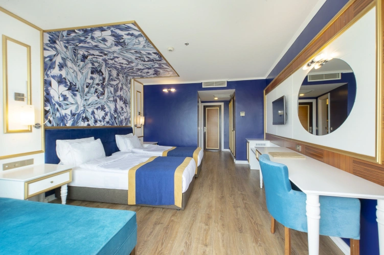 Standard Twin room with sea view