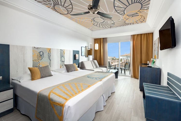 Large Twin room