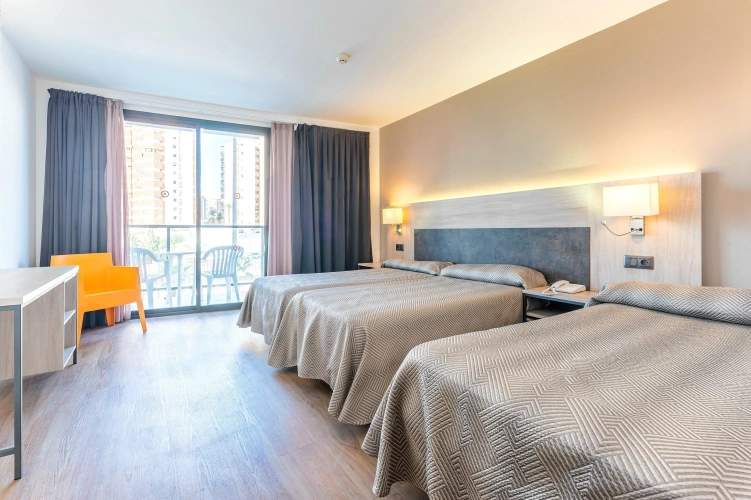 XL Quadruple room
